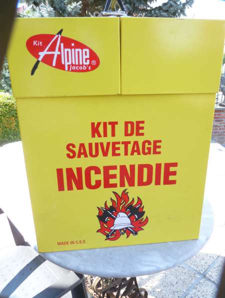 Photo ads/1135000/1135291/a1135291.jpg : kit sauvetage alpine jacobs boite vide en mtal