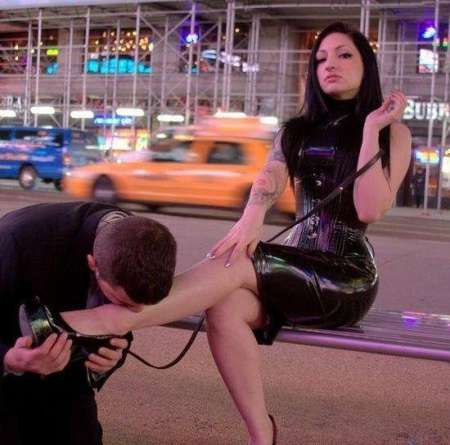 Photo ads/1286000/1286702/a1286702.jpg : soumis cherche une femme dominante a rabat