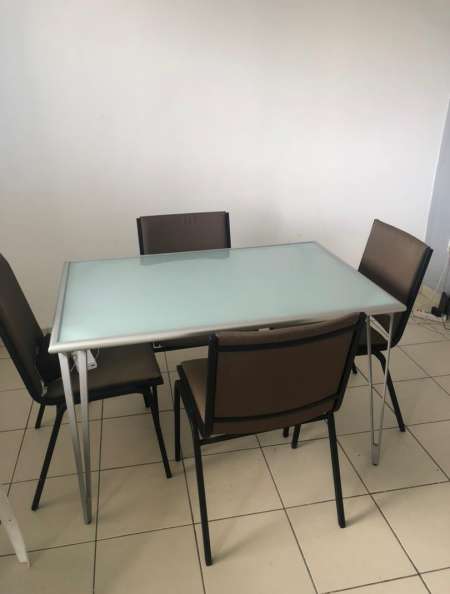 Photo ads/1832000/1832930/a1832930.jpg : salle � manger de quanlit� en vente sur douala