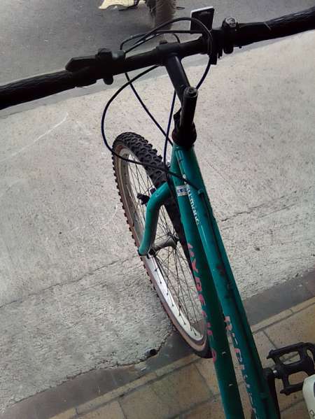 Photo ads/1991000/1991062/a1991062.jpg : 1 v�lo type VTT de marque SHIMANO