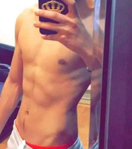 Photo ads/2012000/2012098/a2012098.jpg : Homme pour Femme