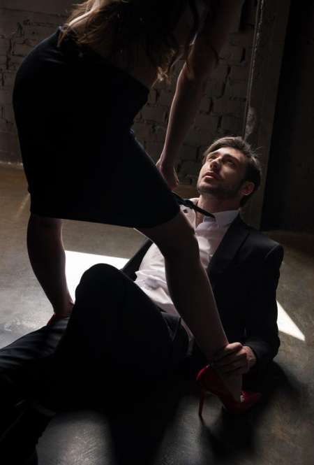 Photo ads/2133000/2133802/a2133802.jpg :  Homme El�gant soumis cherche Mistress Puissante