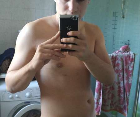 Photo ads/2656000/2656463/a2656463.png : H 32a disponible pour femme mure ou couple