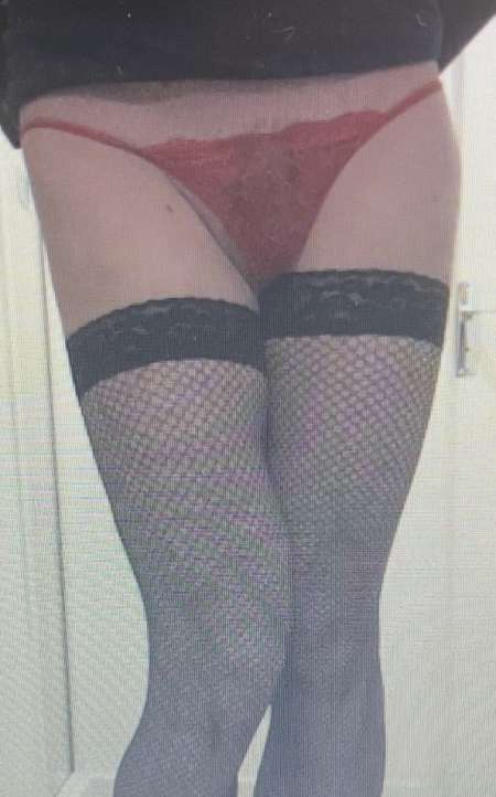 Photo ads/2658000/2658204/a2658204.jpg : Petite femelle ob�issante