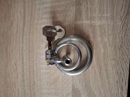 Photo ads/2659000/2659569/a2659569.jpg : Cage de chastet� et plug a vendre