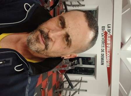 Photo ads/2660000/2660978/a2660978.jpg : Homme c�libataire recherche relation