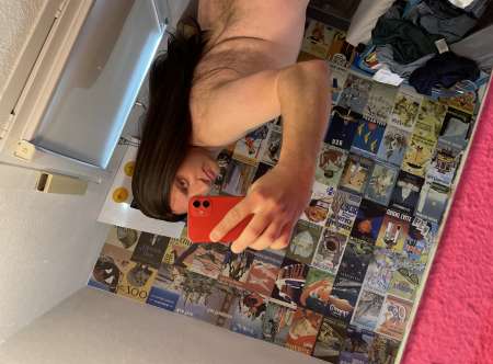 Photo ads/2661000/2661551/a2661551.jpg : Homme aux cheveux longs passif